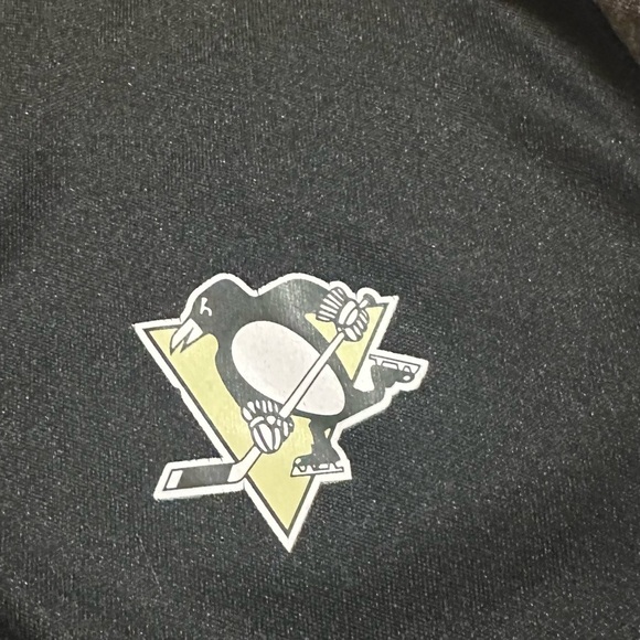 Pittsburgh Penguins NHL Hockey Black Gray Majestic Baseball Style Shirt Sz Small - Picture 6 of 9